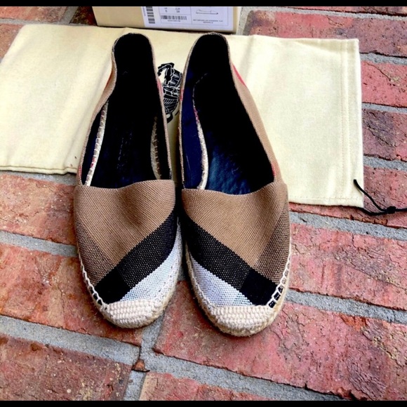COPY - Burberry Ladies espadrille in like new condition.🍀PRICE FIRM🍀🍀m - Picture 9 of 16
